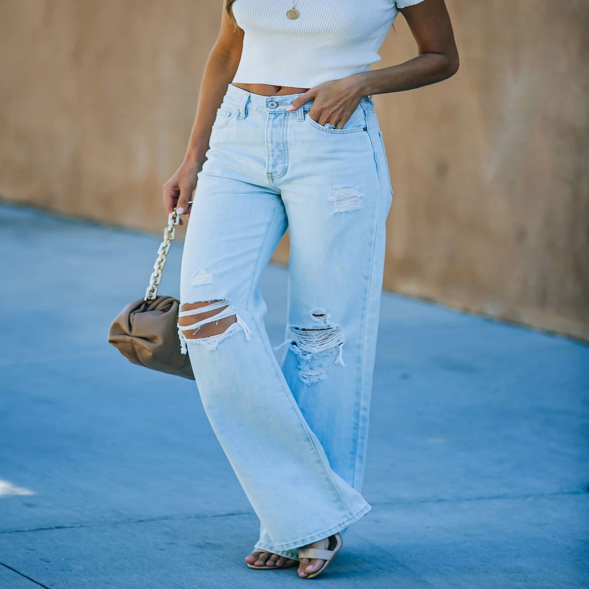 Light Wash Ripped Jeans – Casual Street Style_CWJP0613